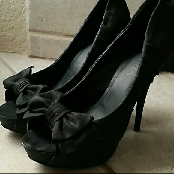 Cute peep toe bow heels - Picture 1 of 4